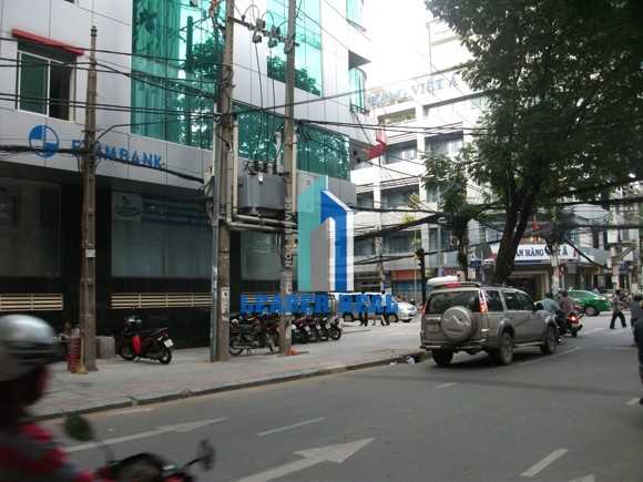 Đường Nguyễn Công Trứ phía trước tòa nhà 130NCT Building